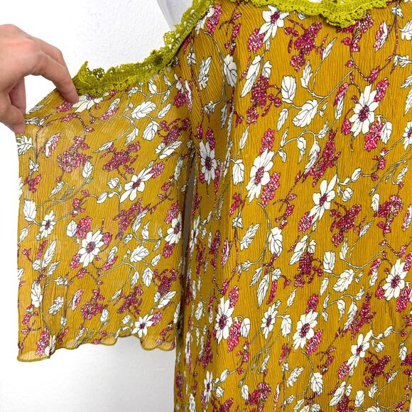 L Love NWT Mustard Yellow Floral Crepe Texture & Lace Cold Shoulder Mini Dress - Picture 7 of 10